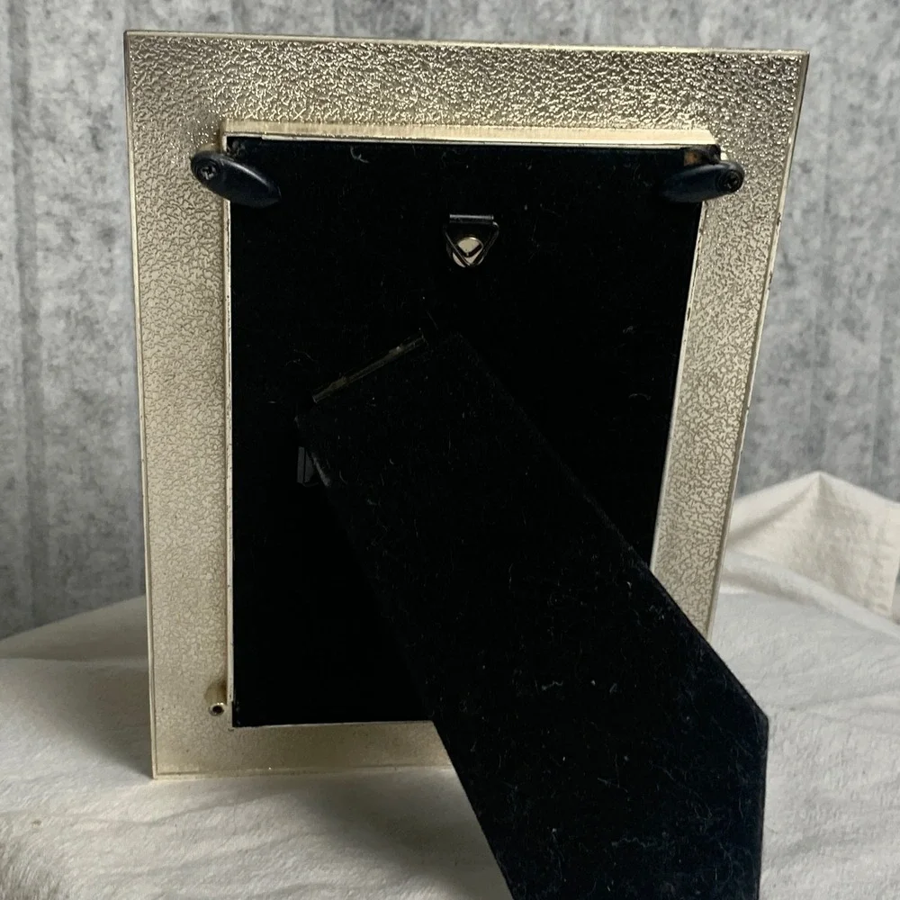 Cream Enamel Rhinestone Beaded 4x6 Picture Frame Silver Tone Marbled Tabletop